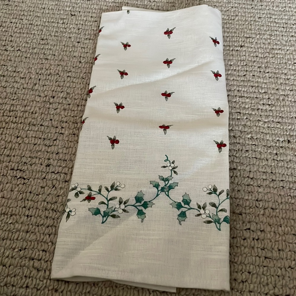 Pfaltzgraff Linen Tea Towel